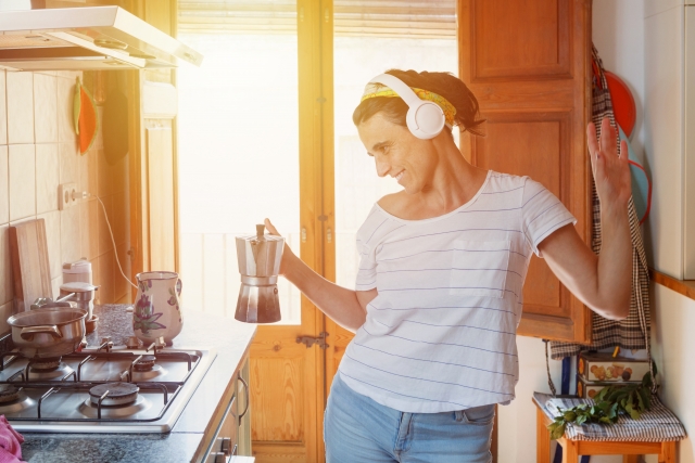 ポジティブになる習慣3. 音楽と映像の力で、気分をリセット!